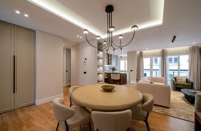 Apartamento de 3 dormitorios en Madrid, Spain No. 1027