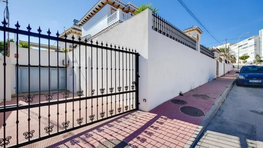 Сasa de 3 dormitorios en La Mata, Spain No. 222 № 22