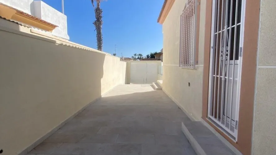 Villa de 2 dormitorios en Torreblanca, Spain No. 138 № 3