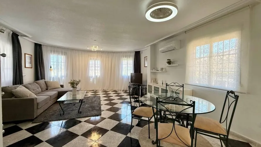 Villa de 4 dormitorios en Playa Flamenca II, Spain No. 169 № 2