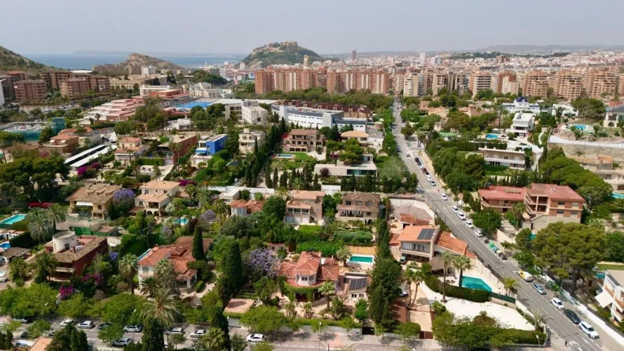 Apartamento de 6 dormitorios en Alicante, Spain No. 748 № 1