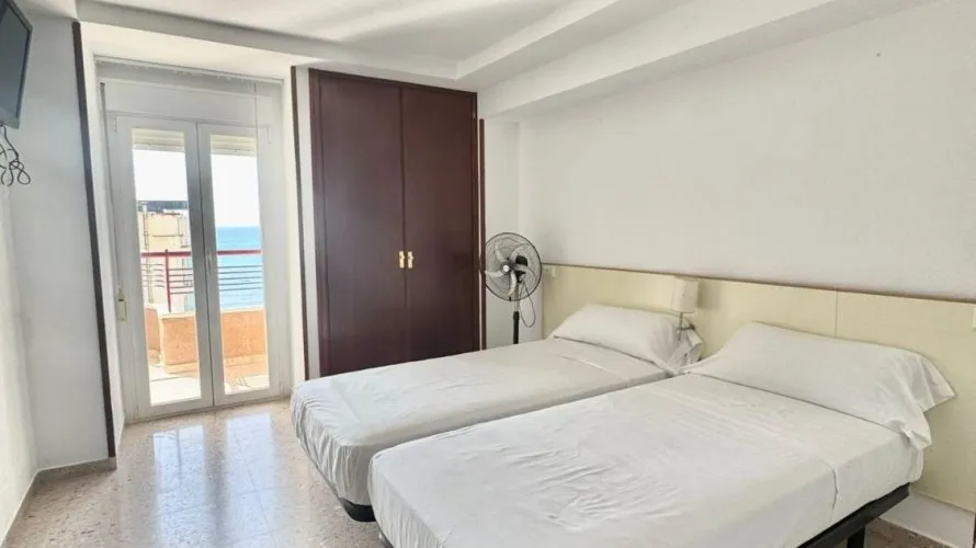 Apartamento de 2 dormitorios en Benidorm, Spain No. 840 № 23