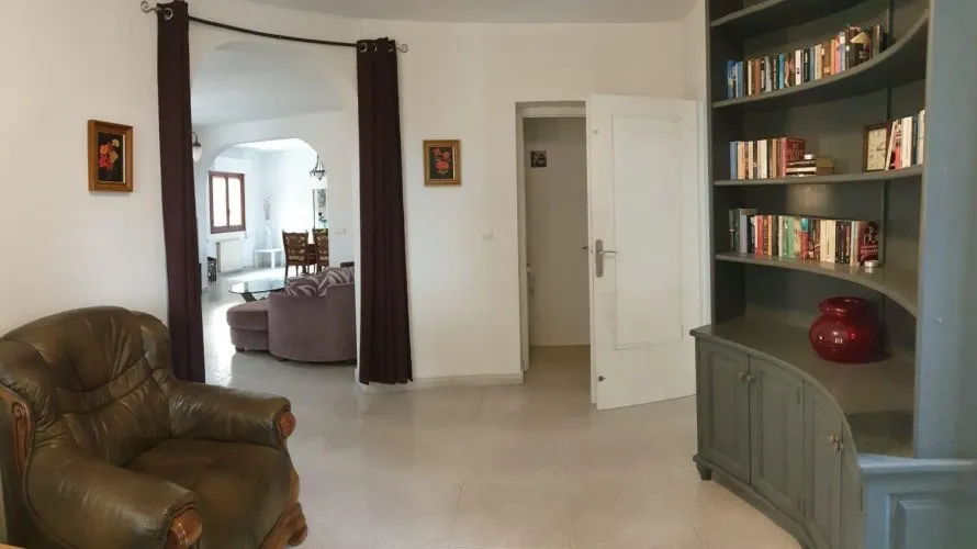 Villa de 6 dormitorios en Alicante, Spain No. 242 № 21