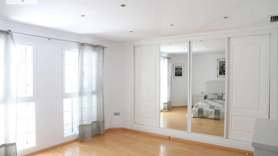 Apartamento de 4 dormitorios en L'Eliana, Spain No. 1313 № 2