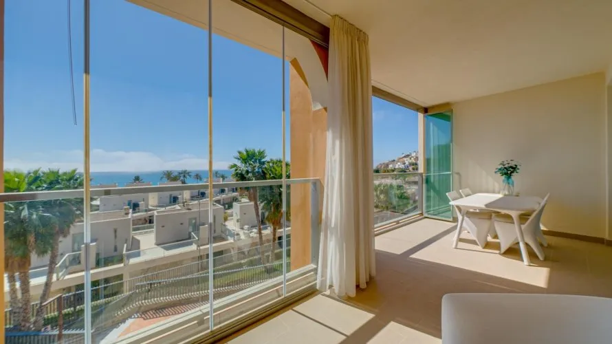 Apartamento de 2 dormitorios en Villajoyosa, Spain No. 411 № 1