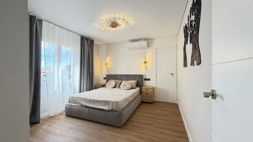 Apartamento de 3 dormitorios en Torrevieja, Spain No. 1077 № 3