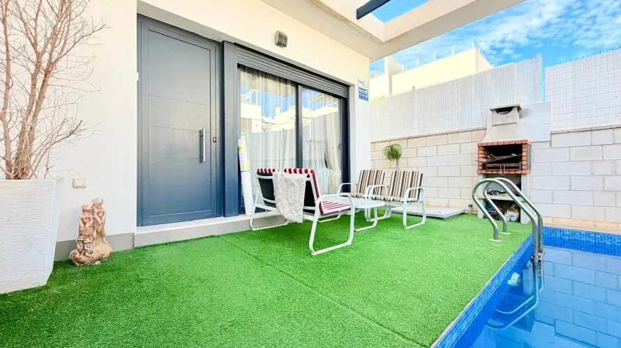 Apartamento de 3 dormitorios en La Florida, Spain No. 1038 № 2