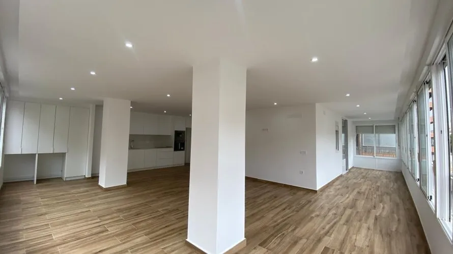 Apartamento de 3 dormitorios en Torrevieja, Spain No. 135 № 2