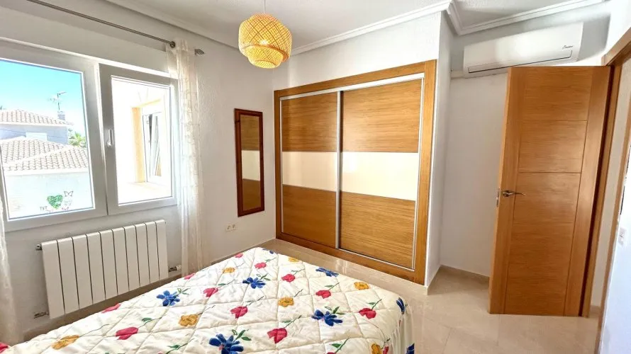 Villa de 5 dormitorios en Ciudad Quesada, Spain No. 1082 № 16