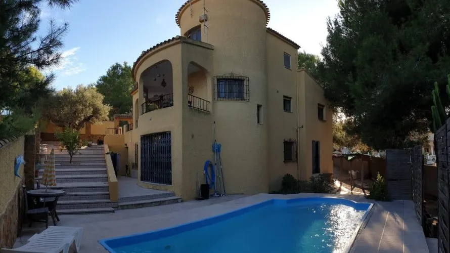 Villa de 6 dormitorios en Alicante, Spain No. 242