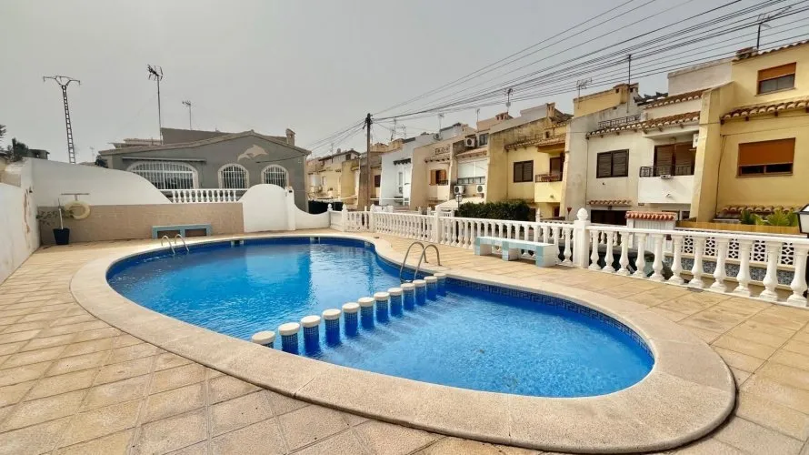 Apartamento de 2 dormitorios en Torrevieja, Spain No. 1056 № 5