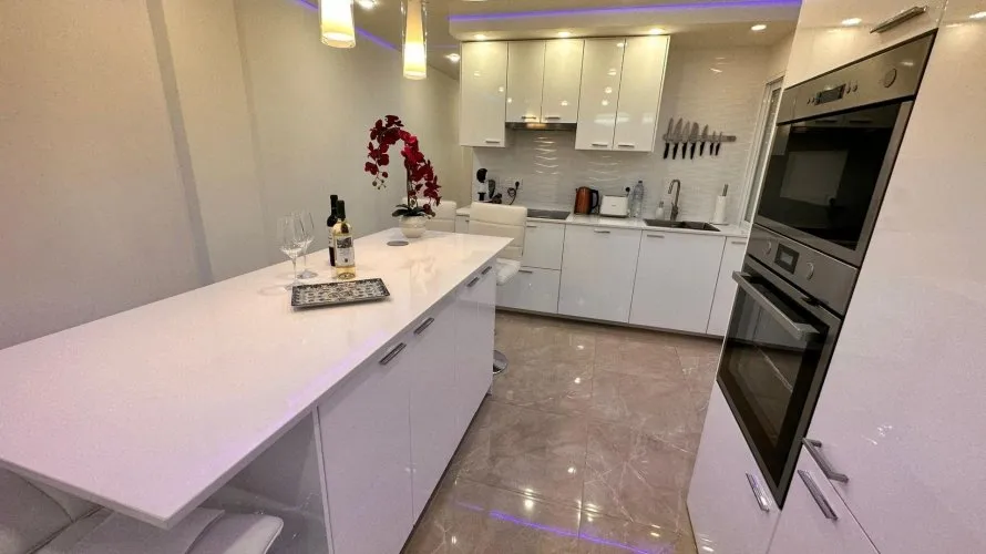 Apartamento de 3 dormitorios en Torrevieja, Spain No. 436 № 25