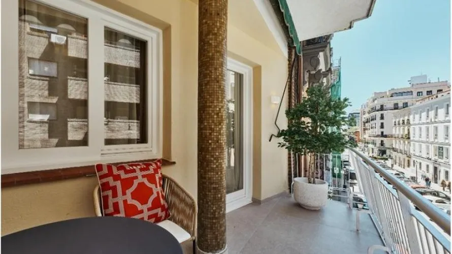 Apartamento de 3 dormitorios en Madrid, Spain No. 801 № 24