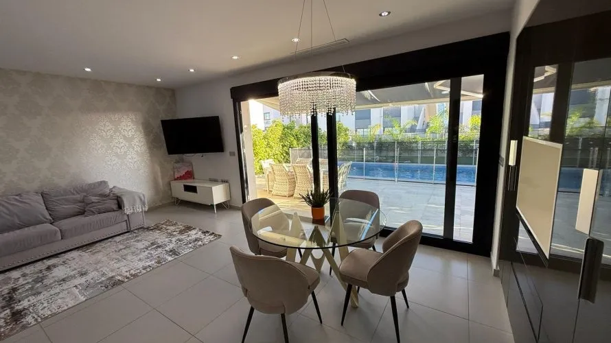 Villa de 3 dormitorios en Ciudad Quesada, Spain No. 901 № 3