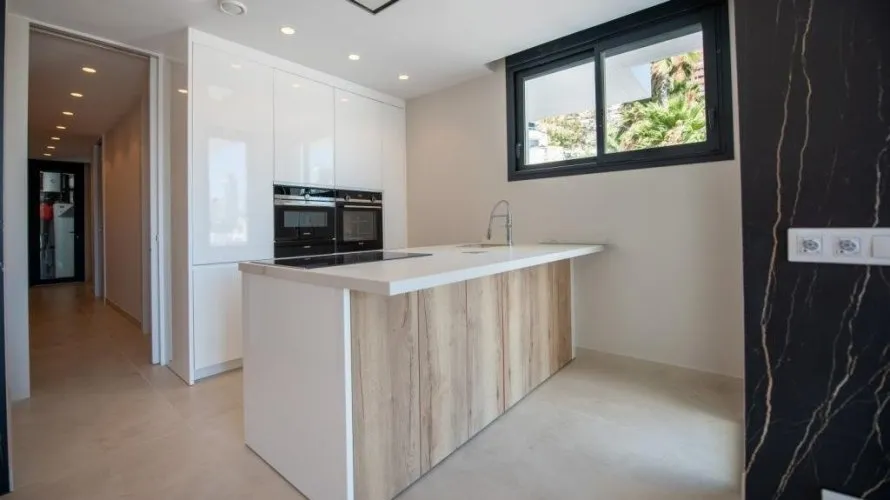 Apartamento de 4 dormitorios en Benidorm, Spain No. 339 № 26
