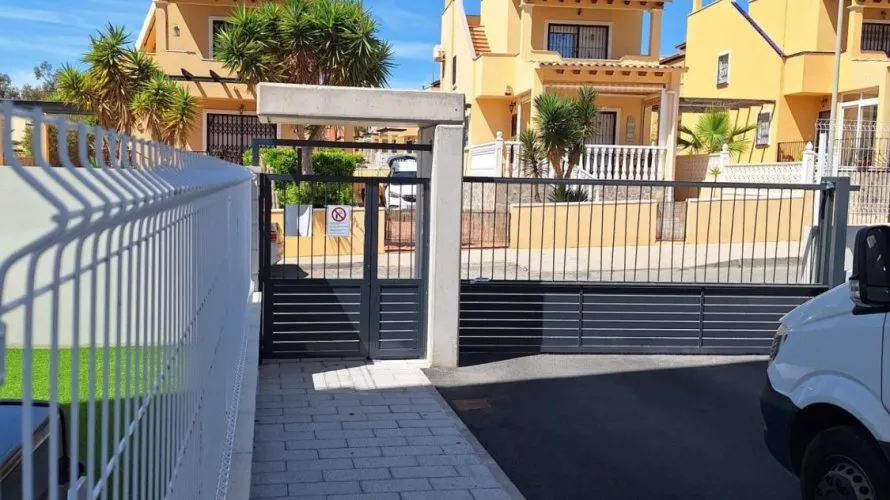 Apartamento de 2 dormitorios en Villamartin, Spain No. 555 № 22