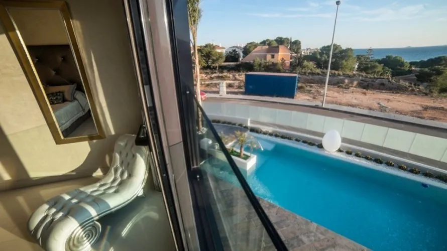 Villa de 157m² en La Zenia, Spain No. 251 № 20