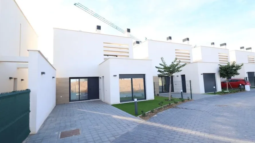 Apartamento de 3 dormitorios en Los Alcázares, Spain No. 654 № 20