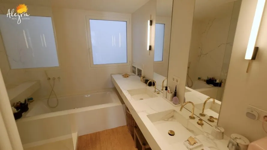 Apartamento de 1 dormitorio en Valencia, Spain No. 1102 № 3