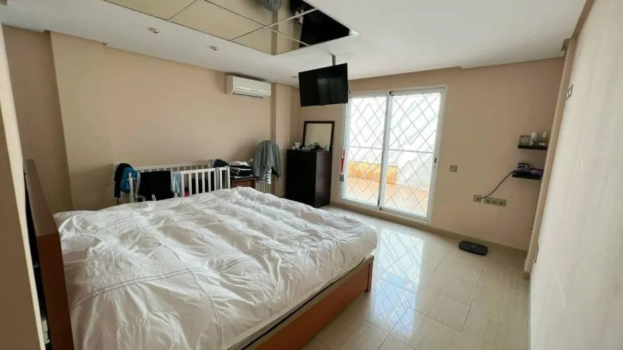 Apartamento de 4 dormitorios en Manises, Spain No. 1312 № 13
