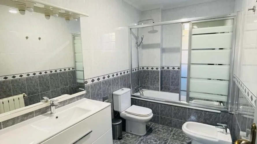 Villa de 4 dormitorios en Torrevieja, Spain No. 99 № 9