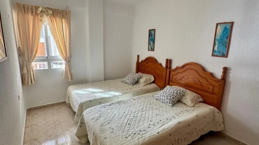 Apartamento de 4 dormitorios en Torrevieja, Spain No. 977 № 8