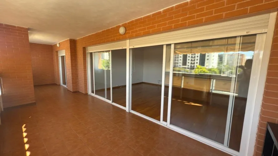 Apartamento de 3 dormitorios en Alicante, Spain No. 126 № 5