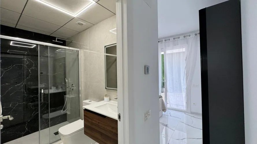 Apartamento de 2 dormitorios en Torrevieja, Spain No. 1388 № 3