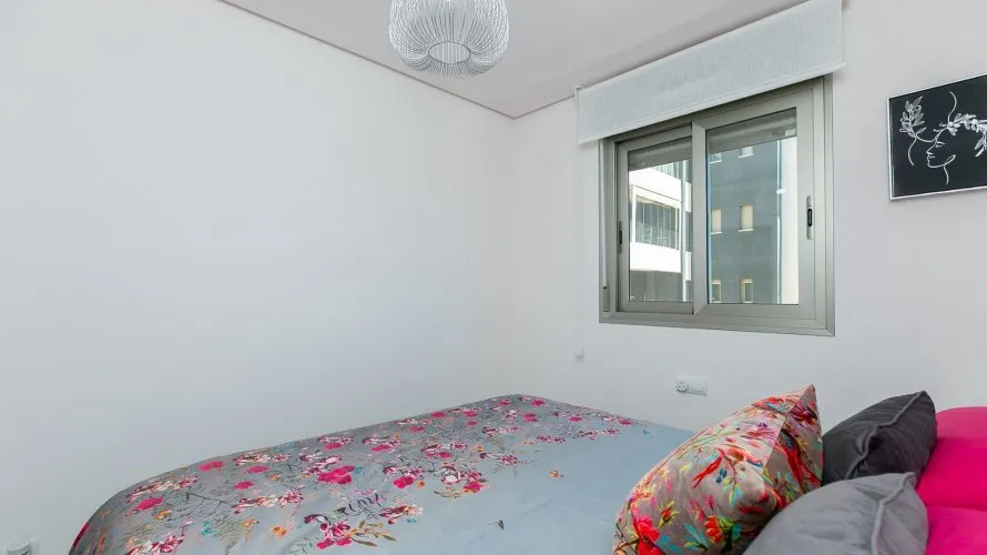 Apartamento de 82m² en Alicante, Spain No. 893 № 2