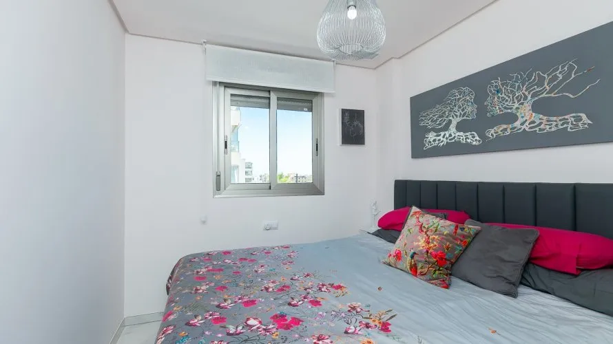 Apartamento de 82m² en Alicante, Spain No. 893 № 3