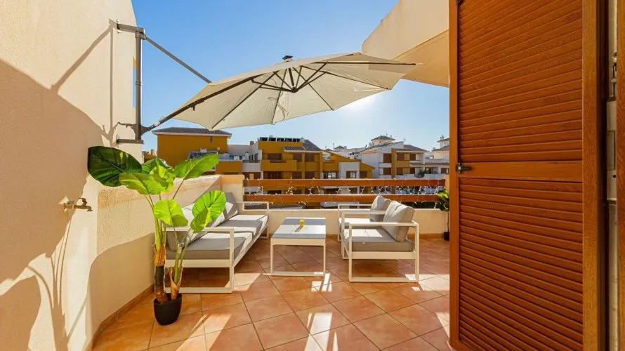 Apartamento de 2 dormitorios en Torrevieja, Spain No. 541 № 18