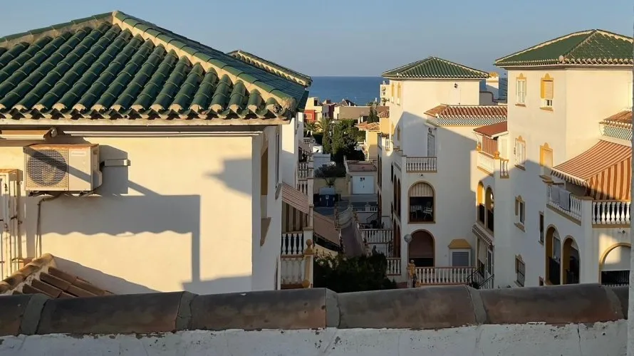 Apartamento de 3 dormitorios en Torrevieja, Spain No. 795 № 6