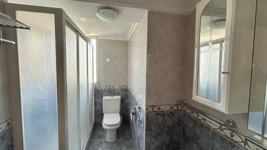 Apartamento de 3 dormitorios en Benidorm, Spain No. 1347 № 25