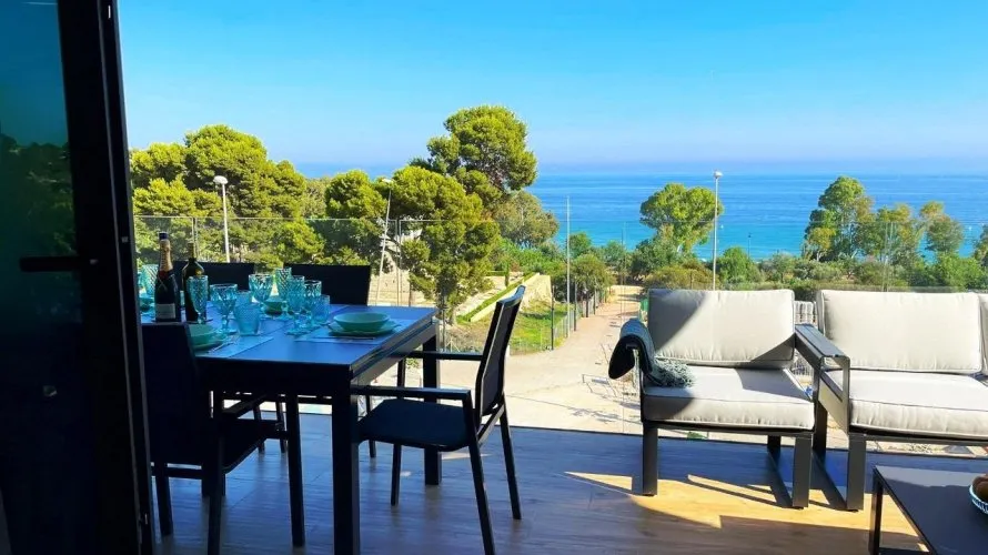 Apartamento de 3 dormitorios en Villajoyosa, Spain No. 744