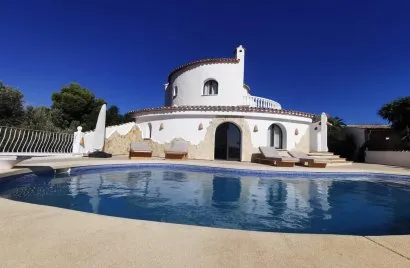 Villa de 4 dormitorios en Benitachell, Spain No. 1250