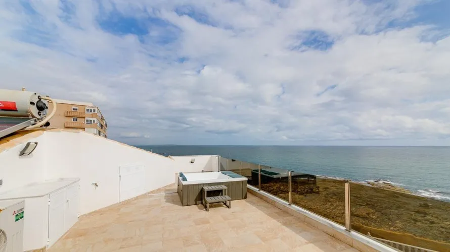 Villa de 4 dormitorios en Torrevieja, Spain No. 462 № 5