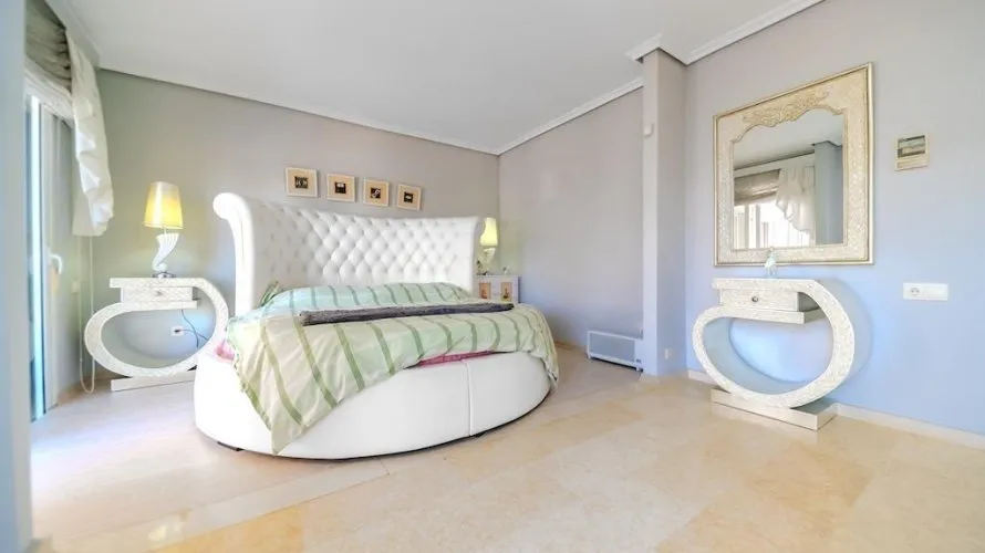Villa de 5 dormitorios en Torrevieja, Spain No. 734 № 13