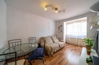 Apartamento de 2 dormitorios en Madrid, Spain No. 851