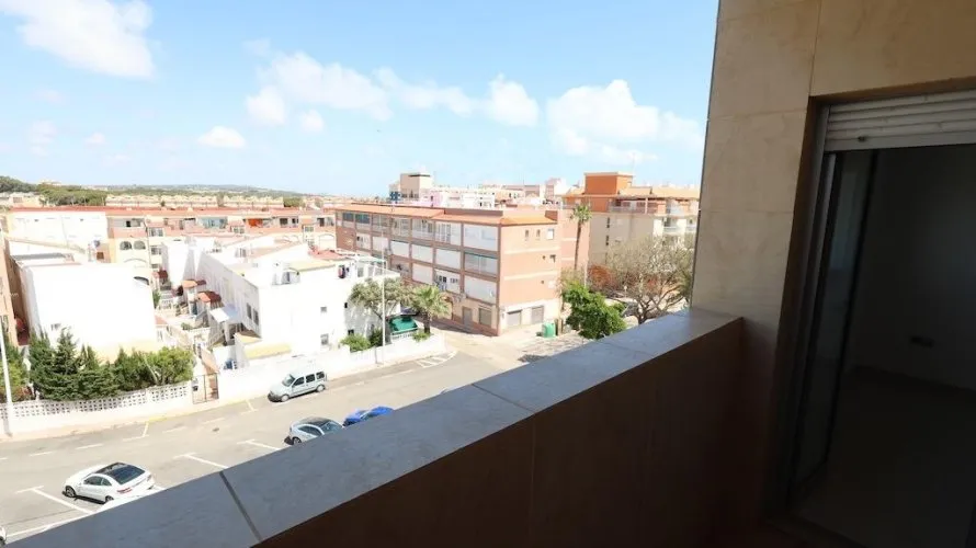 Apartamento de 3 dormitorios en La Mata, Spain No. 1340 № 2