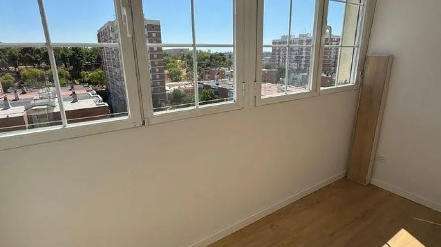 Apartamento de 2 dormitorios en Madrid, Spain No. 908 № 21