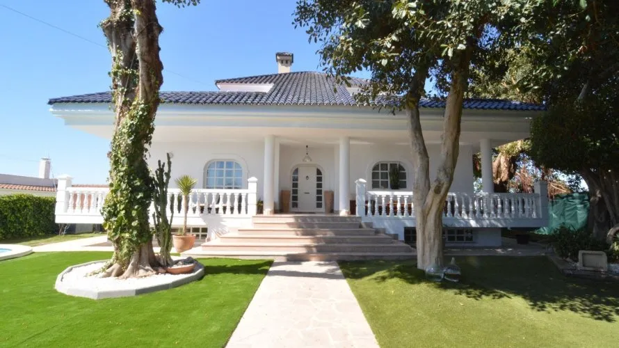 Villa de 4 dormitorios en Torrevieja, Spain No. 113 № 3