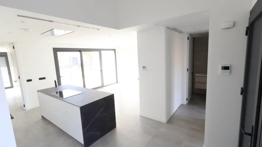 Apartamento de 3 dormitorios en Los Alcázares, Spain No. 654 № 2