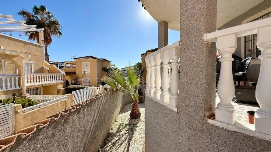 Villa de 4 dormitorios en Playa Flamenca II, Spain No. 169 № 11