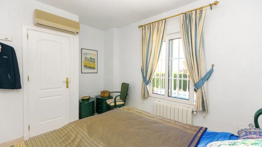 Villa de 194m² en Alicante, Spain No. 1360 № 25