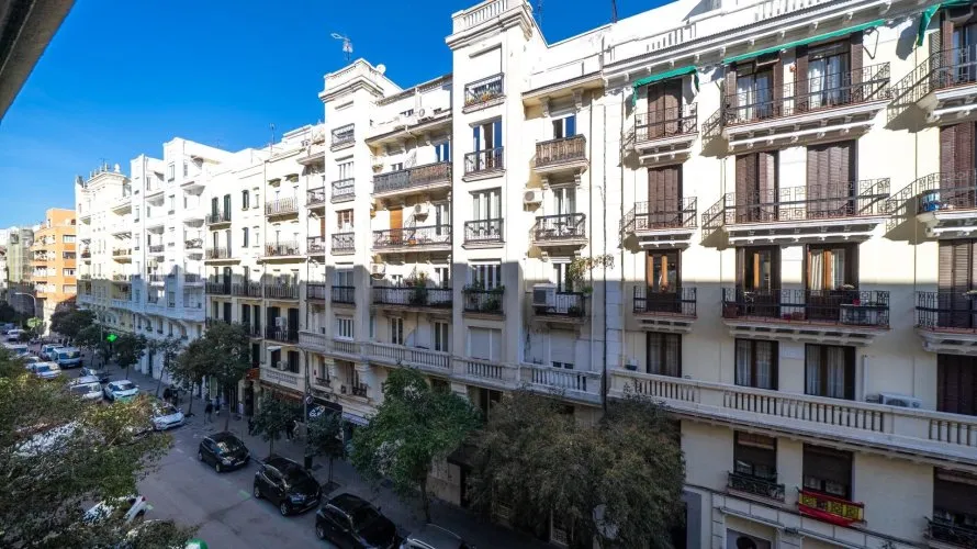 Apartamento de 3 dormitorios en Madrid, Spain No. 1006 № 20