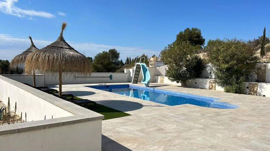 Сasa de 4 dormitorios en Villajoyosa, Spain No. 805 № 5