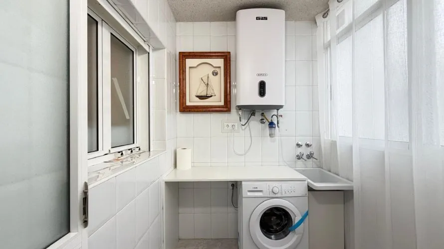 Apartamento de 3 dormitorios en Torrevieja, Spain No. 996 № 19