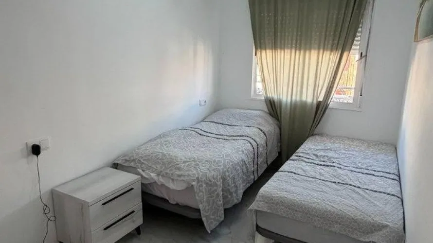 Apartamento de 3 dormitorios en Torrevieja, Spain No. 953 № 1