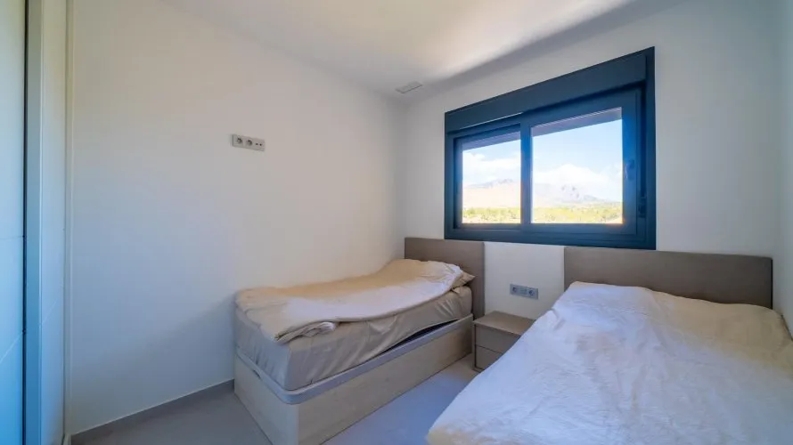 Apartamento de 2 dormitorios en Benidorm, Spain No. 919 № 15