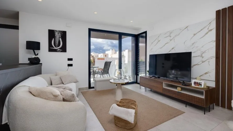Apartamento de 3 dormitorios en Torrevieja, Spain No. 1392